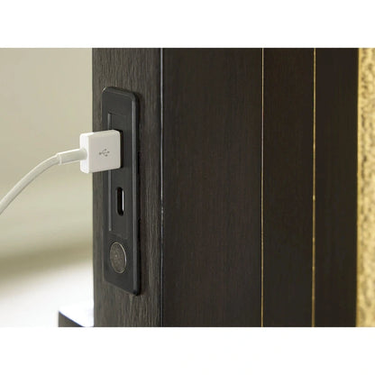 Lit à panneaux rembourrés marron foncé/gris, une création Signature Design d'Ashley Neymorton