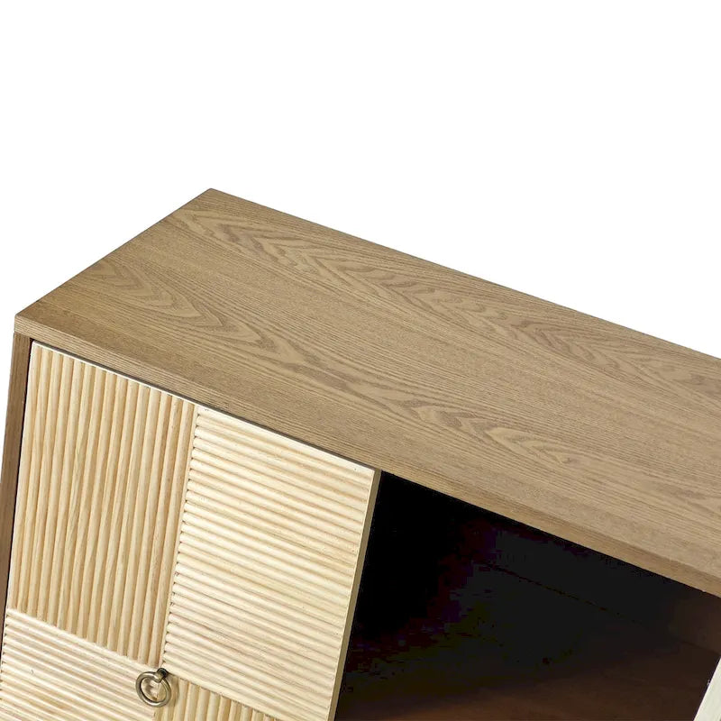 Armoire à 4 portes avec portes décoratives à effet sculpté