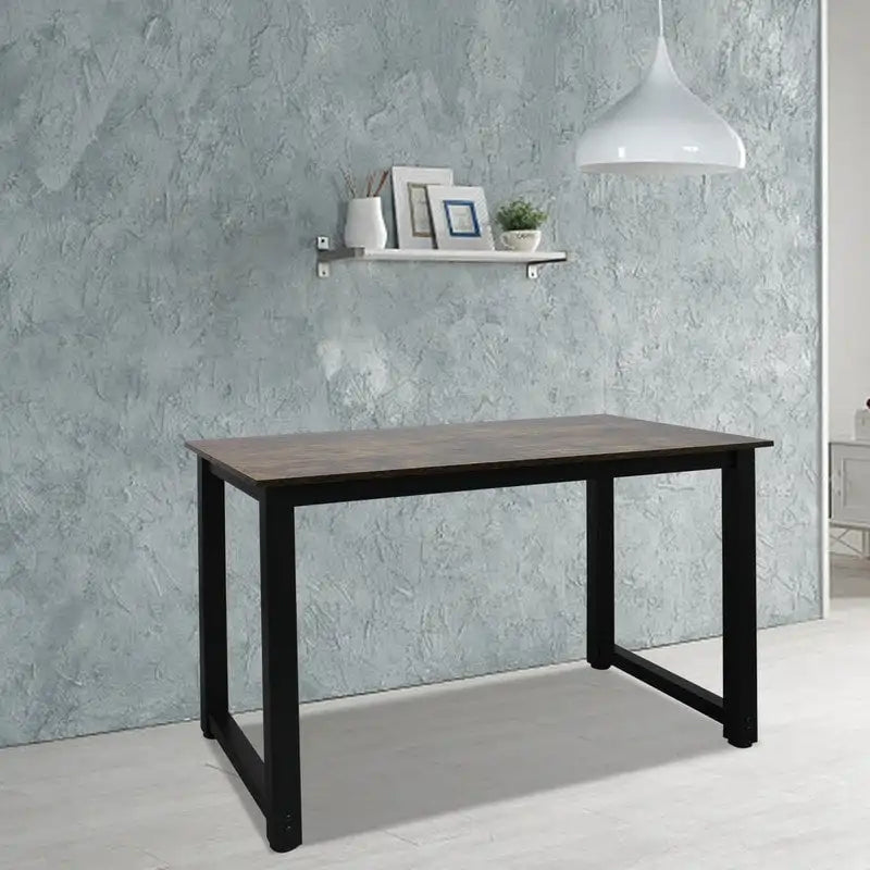 Bureau d'ordinateur en bois de style simple