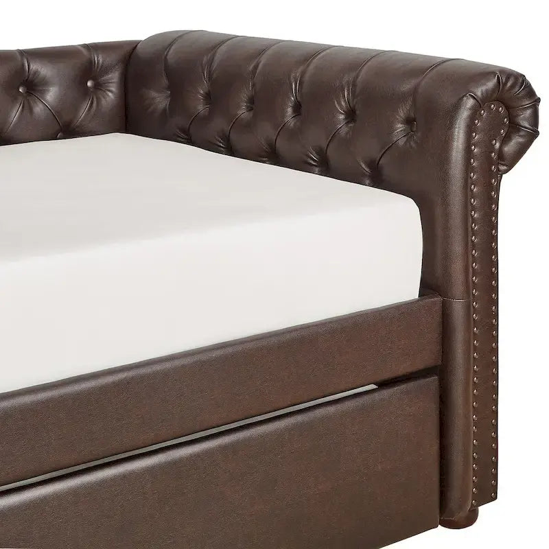 Lit de jour Chesterfield Knightsbridge par iNSPIRE Q Artisan